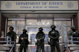 ONLINE Maduro s manzelkou vo vznici v Brooklyne Musk da Venezuelcanom internet zadarmo