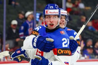 Pokracuje v bratovych stopach Adam Nemec zostava v zamori