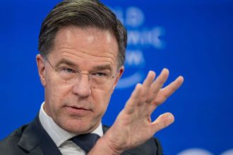 Sef NATO reagoval na Trumpov skandalozny vyrok Europa by pri aktivacii clanku 5 prisla na pomoc