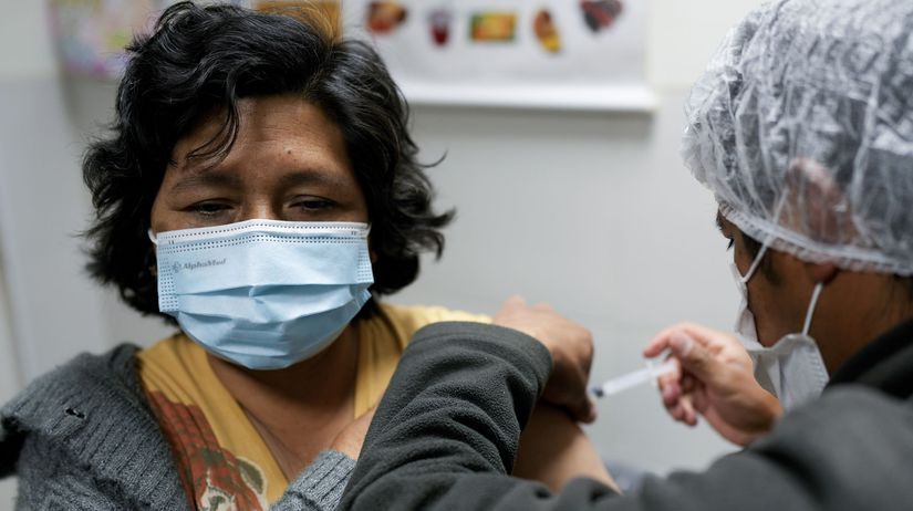 Spor Polska a Pfizeru ohladom vakcin proti covidu zacal Varsava sa v Bruseli sudi o astronomicku sumu