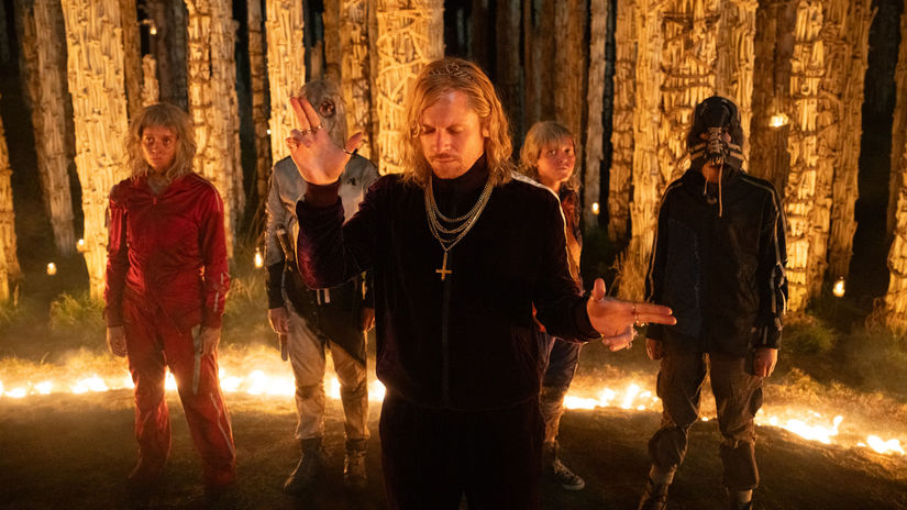 Stretne sa sialeny satanista s dobrackym ateistom Kto z nich prezije