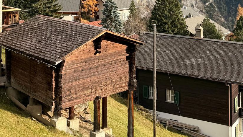 Takmer vertikalna jazda Dedina Murren so svetom spaja najstrmsia lanovka