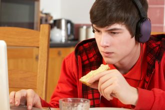 Ticha epidemia medzi detmi 1 z 10 chlapcov