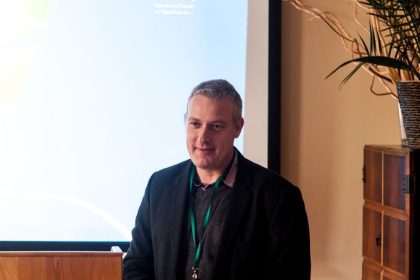 Uhlikova nerovnost je hlboka