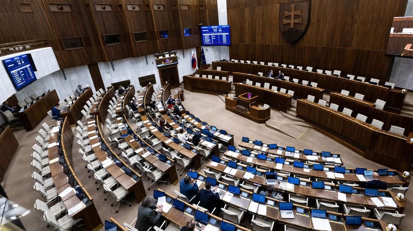 V parlamente sa zavedie dress code alebo uplny zakaz vizualnych pomocok Matovic tvrdi ze by sa mal riesit alkohol nie oblecenie