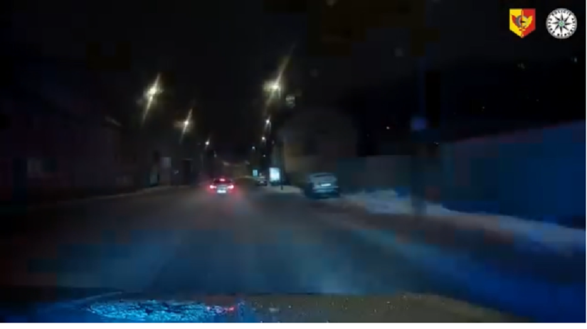 VIDEO Drzy vodic unikal policajtom mestom 150tkou na zladovatej ceste Nakoniec vyskusal na nich smiesny trik