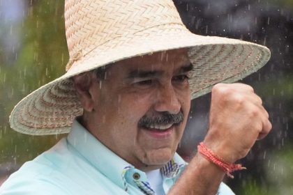 Z vodica autobusu diktator Nicolas Maduro vyhnal miliony ludi