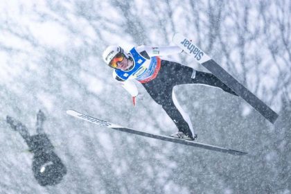 absurdna situacia na ms hviezde skokov usli po mostiku vlastne lyze video obletelo svet