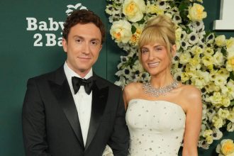 oblubena spevacka sa stala trojnasobnou mamou tehotenstvo sa jej podarilo utajit nikto o nom netusil