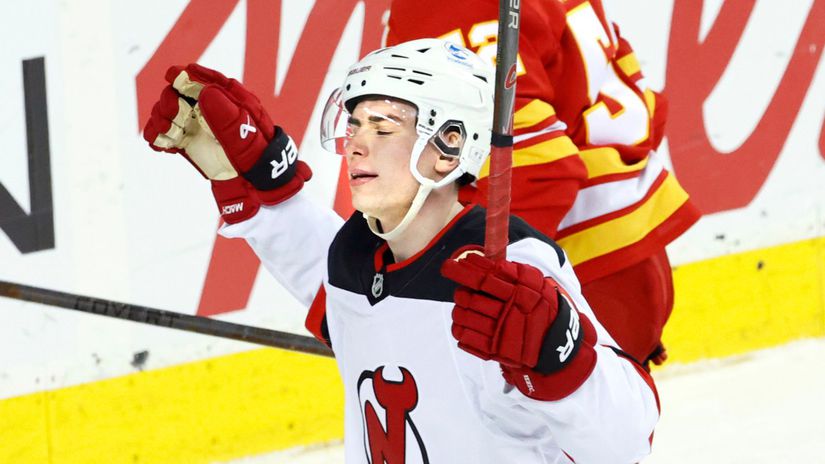 rekord simona nemca v nhl zaziaril v predlzeni regenda sa pobral do konfliktu brankari prisli o vystroj