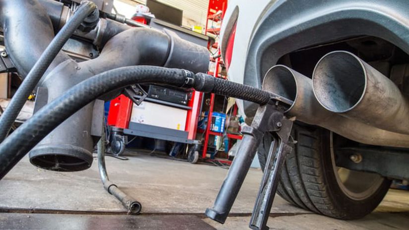 Automobilky usetrili na emisnych pokutach 42 miliardy eur den zuctovania sa vsak blizi