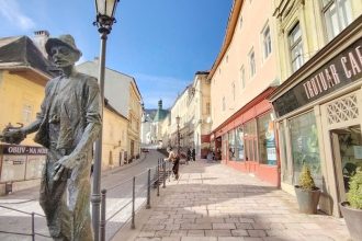 Banska Stiavnica je ako mesto duchov ludia upozornuju na opustene centrum Mozu za to ceny pocasie alebo unava z turizmu
