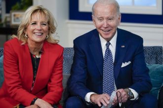 Bidenov exmanzel celi obvineniu z vrazdy jeho sucasna manzelka bola najdena mrtva