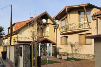 Dom romskeho kralja Roberta I vykradli len par hodin po pohrebe zlodeja zachytila kamera