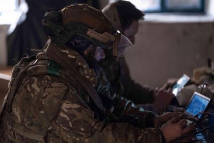 Francuzi sa spoliehaju na recept ktory rozhodol o vysledku druhej svetovej vojny Ukrajinskym dronom posielaju jedinecne vylepsenie