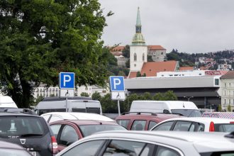 Garaz v Bratislave stoji tolko ako dom na strednom Slovensku Parkovanie sa stalo luxusnym biznisom