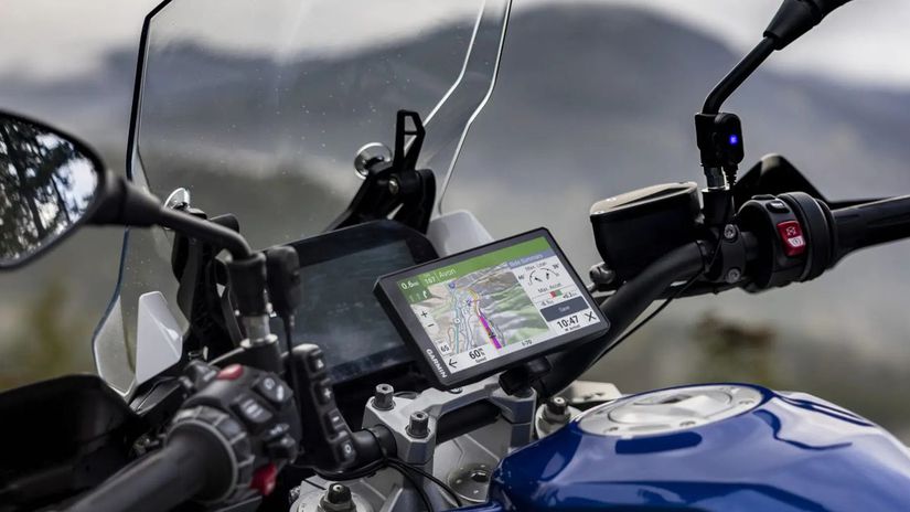 Garmin predstavuje novu motocyklovu navigaciu Je vhodna aj do narocnejsich podmienok