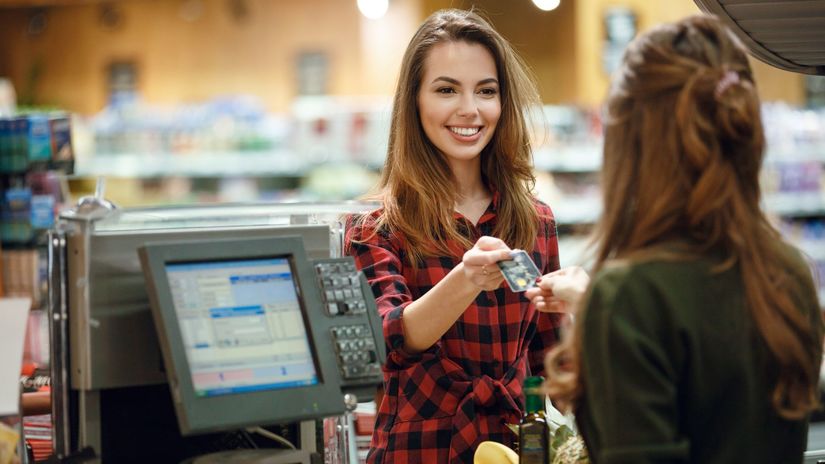 Koniec iba v hotovosti sa odklada Nove pravidla pri platbach sa posuvaju Co poslanci schvalili