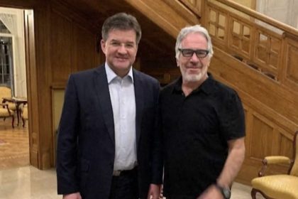 Lajcak odmieta ze by mal akukolvek spojitost s poslednou Epsteinovou partnerkou alebo jej slovenskym obcianskym stavom