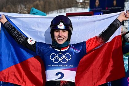 Ledecka skoncila vo stvrtnfale prisla velka chvila jej kolegyne Cesko ma prve olympijske zlato