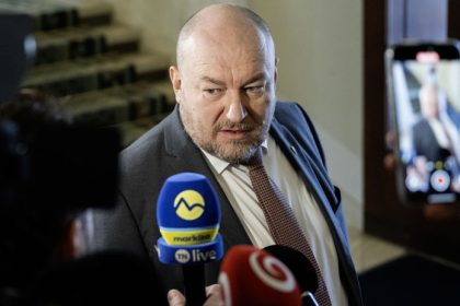 Minister Huliak Futbalovy zvez skrachuje za tri mesiace