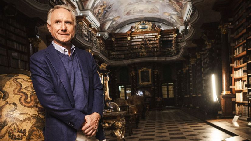 Netflix natacai posledne tajomstvo Dana Browna Co objavite ked budete nasledovat jeho stopy v Prahe Aj pribeh prostitutky Tonky Sibenice