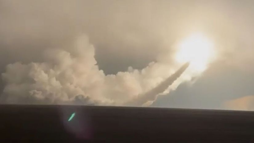 ONLINE Strely Flamingo az pri Urale Telegramove kanaly hlasia zasah zavodu na vyrobu Iskanderov a Oreshnikov