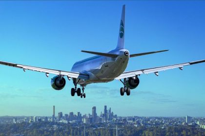 Odlet musel i dvakrat odlozit Na palube jedneho lietadla mali najskor porod dvojiiek potom umrtie