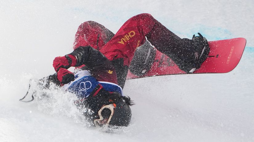 Po pade zostala nehybne leza Majsterka sveta upokojila fanusikov fotkou s usmevom v nemocnicnom zupane