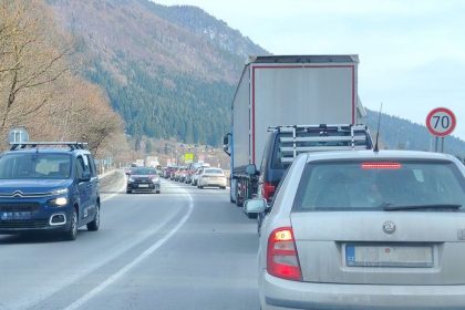 Pod Strecnom prazdno indne neznesitelne kolony Niektori tvrdia ze situacia sa zhorsila no nazory sa lisia