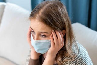 Preco sa priznaky choroby vracaju ludia s jednym zlozvykom mozu mat vyssie riziko po covidovych symptomov