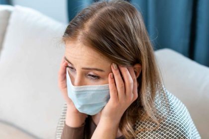 Preco sa priznaky choroby vracaju ludia s jednym zlozvykom mozu mat vyssie riziko po covidovych symptomov