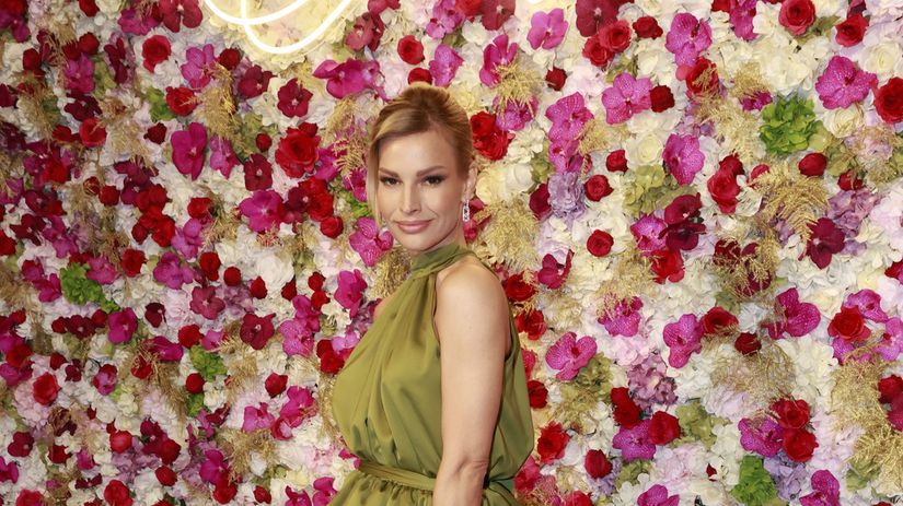 Pri tragickej nehode prisla o manzela dnes ceska moderatorka ziari takto sa Petra Svoboda predviedla na plese kde sa tancovalo az do rana