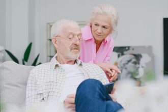 Top 5 sprav ktore by vam nemali uniknut obmedzenie platieb v hotovosti nove pravidla pre vlakove cestovanie zadarmo odlozeny odchod do penzie kontrola fiktivnych zivnosti a prisnejsie pokuty pre vodicov