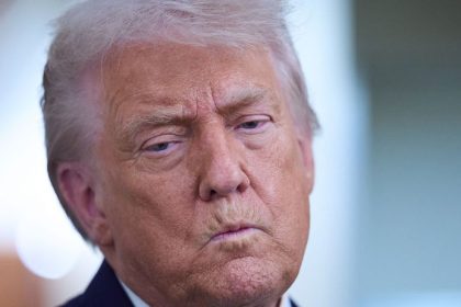 Trump zvazuje obmedzeny utok na Iran K Blizkemu vychodu sa blizi najmodernejsia lietadlova lod sveta