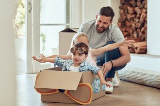 Uz v priebehu roka by malo priblizne 150 000 ludi ziskat od statu specialne karty Ako budu fungovat a aku maju hodnotu