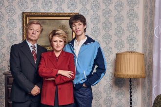 VIDEO Kramarov syn sa vyjadril po nehode pod vplyvom alkoholu To ze to dopadlo takto je len stastie priznal Bude este hrat v Slube