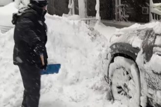 VIDEO Takato burka prichadza raz za zivot New York zasypali hromady snehu