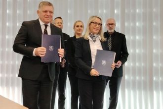 Vlada urobila dalsi krok k restartu ziarskej hlinikarne Plan ako to dosiahnut je zatial len na papieri