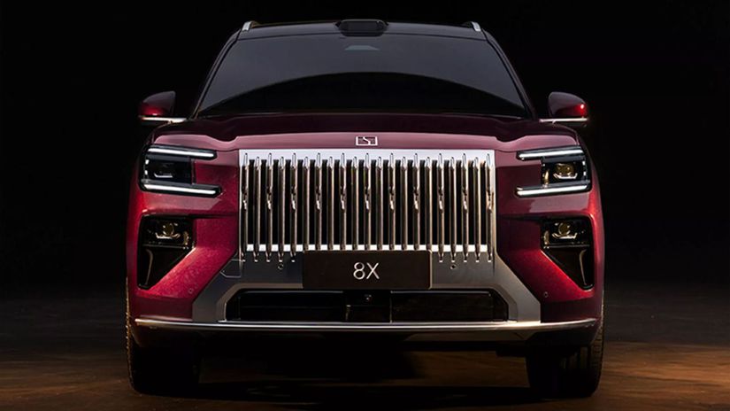Zeekr 8X Cinske SUV ma 1400 koni a dojazd 1000 km Spredu zahanbi aj rolls
