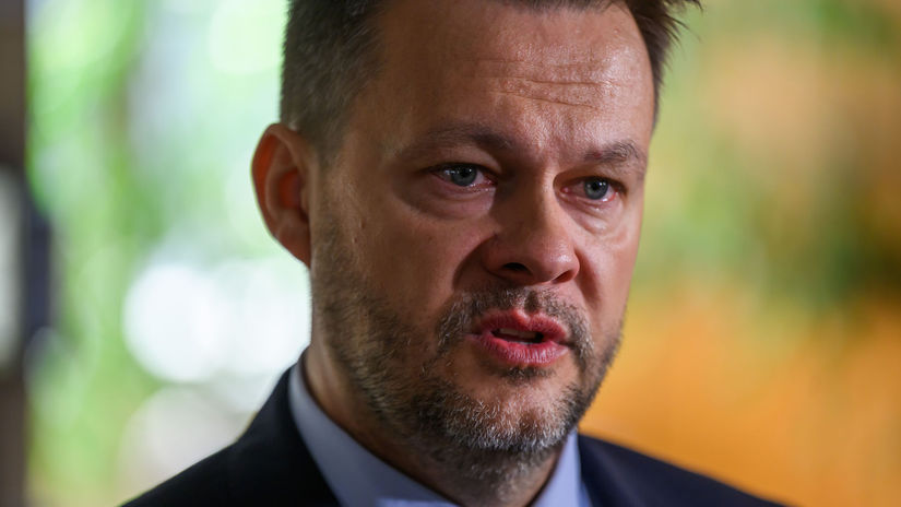 hlas poslal migalovi upozornenie koalicia ministrov ho podporila napriec ich nepritomnosti