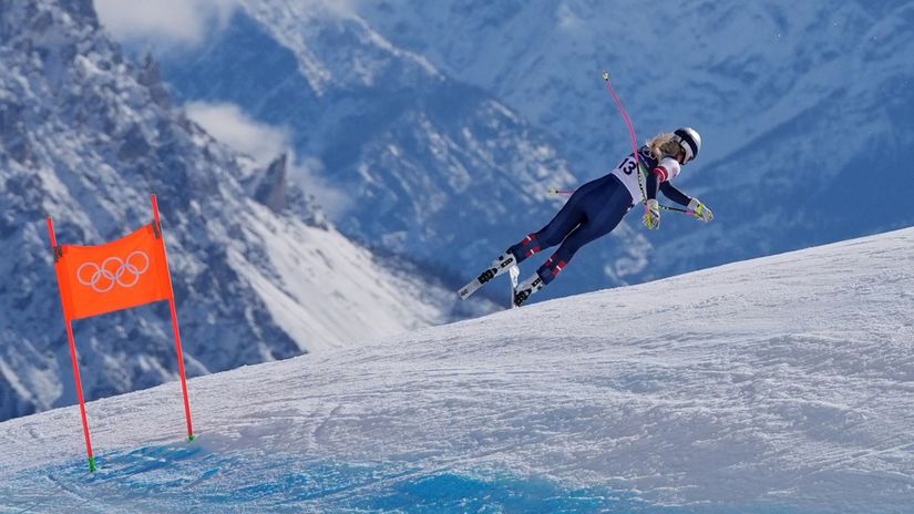 smutne sceny na olympijskej zjazdovke vonnova sa vazne zranila jej bolestivy plac bolo pocut aj v televizii odopnite jej lyze povedala zuzulova