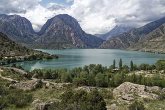 tajne tipy pre cestovatelov tu vas budu nosit na rukach toto je 5 uplne uzasnych krajin ktore v roku 2026 potrebuju viac turistov