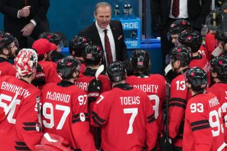 toto uz nie je hokej frustrovany trener kritizoval olympijske pravidla ktere pripravili kanadu o zlato