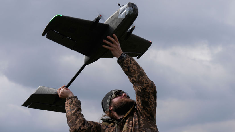 493 de Rusko a Ukrajina si v noci navzjom napadli dronmi s mtvi a zranen Rusi zasiahli prodnicu