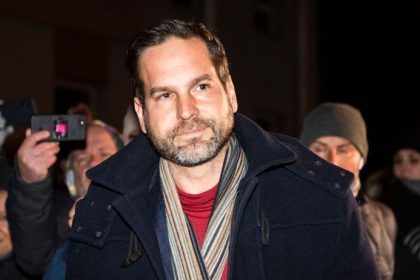 70 tisic pre mna 150 tisic pre starostu policia po rokoch obvinila sprostredkovatela uplatku