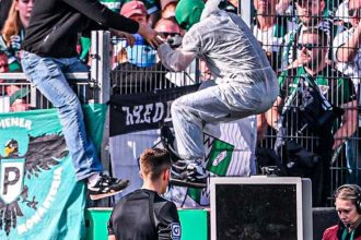 A dost Fanusik to nemohol znies rozhodcovi znemonil kontrolu cez VAR Postavme ho pred sd reagoval klub na ialen incident