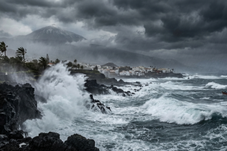 Apokalypsa na Tenerifach Po demolacnych protestoch schladila domacich snehova burka Ostrov vyhlasil stav nudze