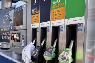 Cez Europu sa prehnal palivovy sok Rakusania a Cesi dostali tvrdu ranu kto su vitezia a porazeni masibneho zdrazovania graf