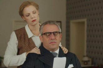 Dunaj sa dostava do finale plneho napetia a zrady Ponuka ktora zaznie moze znamena slobodu alebo istu smrt